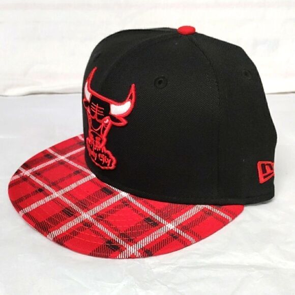 Chicago Bulls Snapback Hat - Picture 2 of 8
